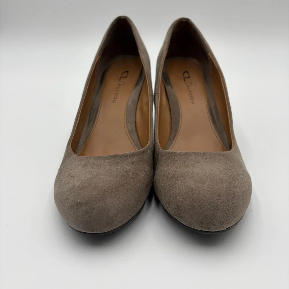 CL by Laundry NNC-007 Taupe Faux Suede Wedge Pumps Womens Size 9 Round Toe Shoes